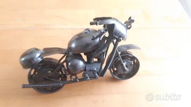 Modellino moto in metallo fatto a mano 