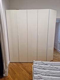 Armadio nuovo in laminato a 5 ante
