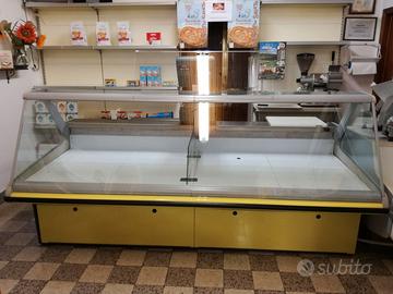 Banco frigo Costan+vetrinetta refrigerata Arneg