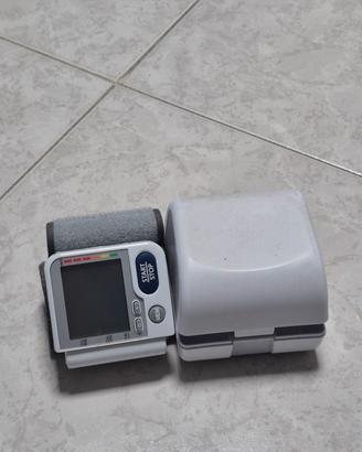 misuratore di pressione da polso