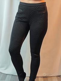 Pantaloni Guess neri trapuntati. Taglia S