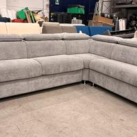 Divano letto con angolo e penisola