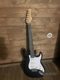 Chitarra Elettrica Eko tipo Stratocaster – Nera 🎸