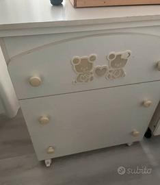 Comodino con vasca da bagno e lettino