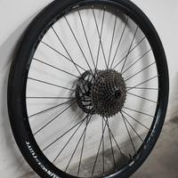 ruota posteriore MTB 27,5" completa.