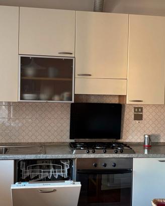 CUCINA COMPLETA DI ELETTRODOMESTICI