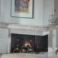 Camino MCZ Rivestimento moderno angolo marmo rosa