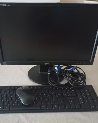 schermo tastiera cavo e mouse