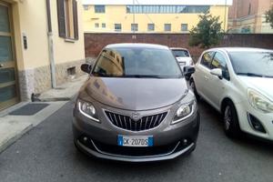 Lancia Ypsilon Hybrid superaccessoriata
