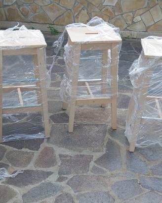Sgabelli in legno