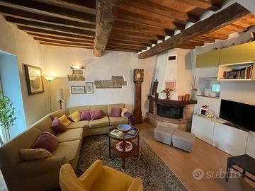 Vicchio porzione di colonica giardino e terrazza