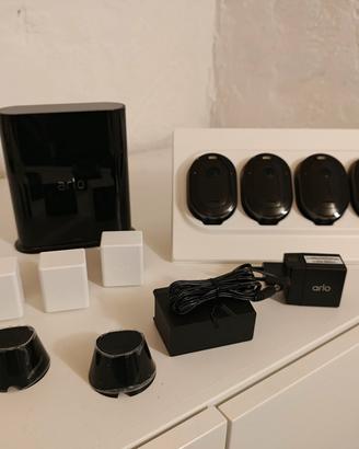 sistema videosorveglianza Arlo Pro 3 + accessori