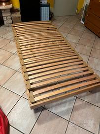 Rete singola a dogne in legno con regolatori