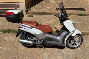 Piaggio XCity 250