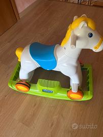 Cavallo a dondolo buone condizioni.