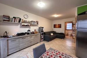 CURATO APPARTAMENTO BICAMERE IN DUPLEX CON INGR...