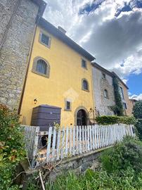 CASA INDIPENDENTE A MONTEFIASCONE