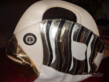 borsa a forma di pesce...