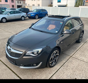 Opel Insignia 2.0 biturbo 194 CV 4x4