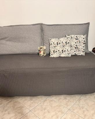 Letto singolo con doghe in legno e materasso