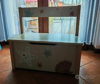 Seggiolini pappa,cassettiera e torre montessoriana