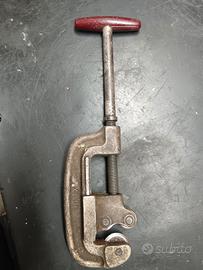 taglia tubi in ferro 