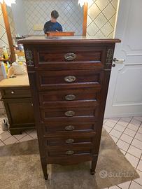 mobile in legno con cassetti