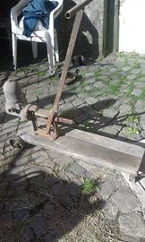 Antica pompa per travasare il vino