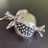 Soprammobile o fermacarte melograno