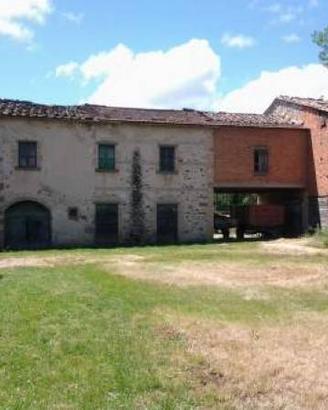 Rustico / Casale di 800 m² con più di 5 locali a A