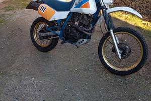 Suzuki DR 600 - 1988