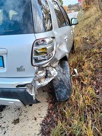 Fiat sedici incidentata