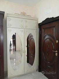 arredamento calssico avorio oro:vetrine+cappottier