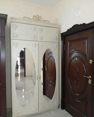 arredamento calssico avorio oro:vetrine+cappottier