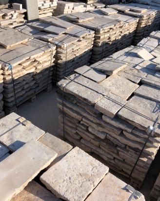 Bancali di basole di recupero