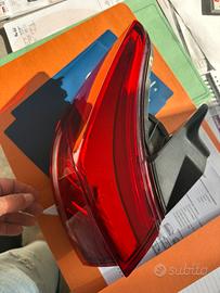 Faro post. VW T-ROC  SX