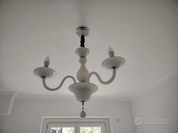 Lampadario classico a tre luci, da salone o camera