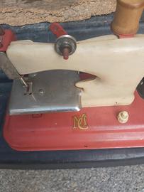 macchina da cucire  giocattolo MC anni 50