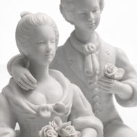 Statuina in porcellana biscuit