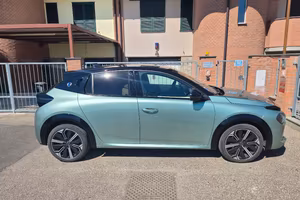 Lancia Ypsilon LX full eletric - 04/2026 - 3597km 