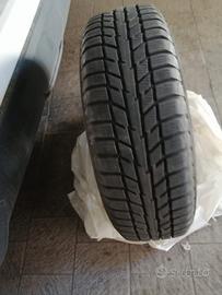 gomme complete di cerchi per yaris