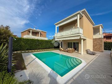 VILLA SINGOLA A PADENGHE SUL GARDA