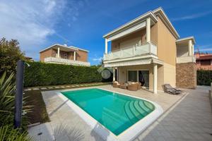 VILLA SINGOLA A PADENGHE SUL GARDA