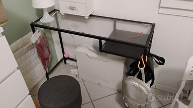 Piccola scrivania Ikea