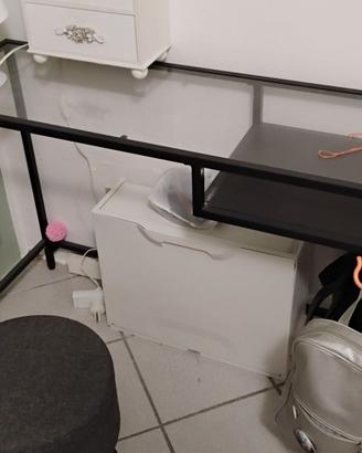 Piccola scrivania Ikea