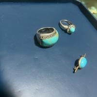 Due annelli e spilla turchese