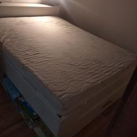 Letto matrimoniale con cassetti 