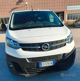 Opel vivaro 2021