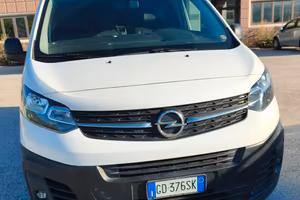 Opel vivaro 2021