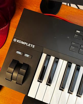 Tastiera MIDI Komplete Kontrol A49